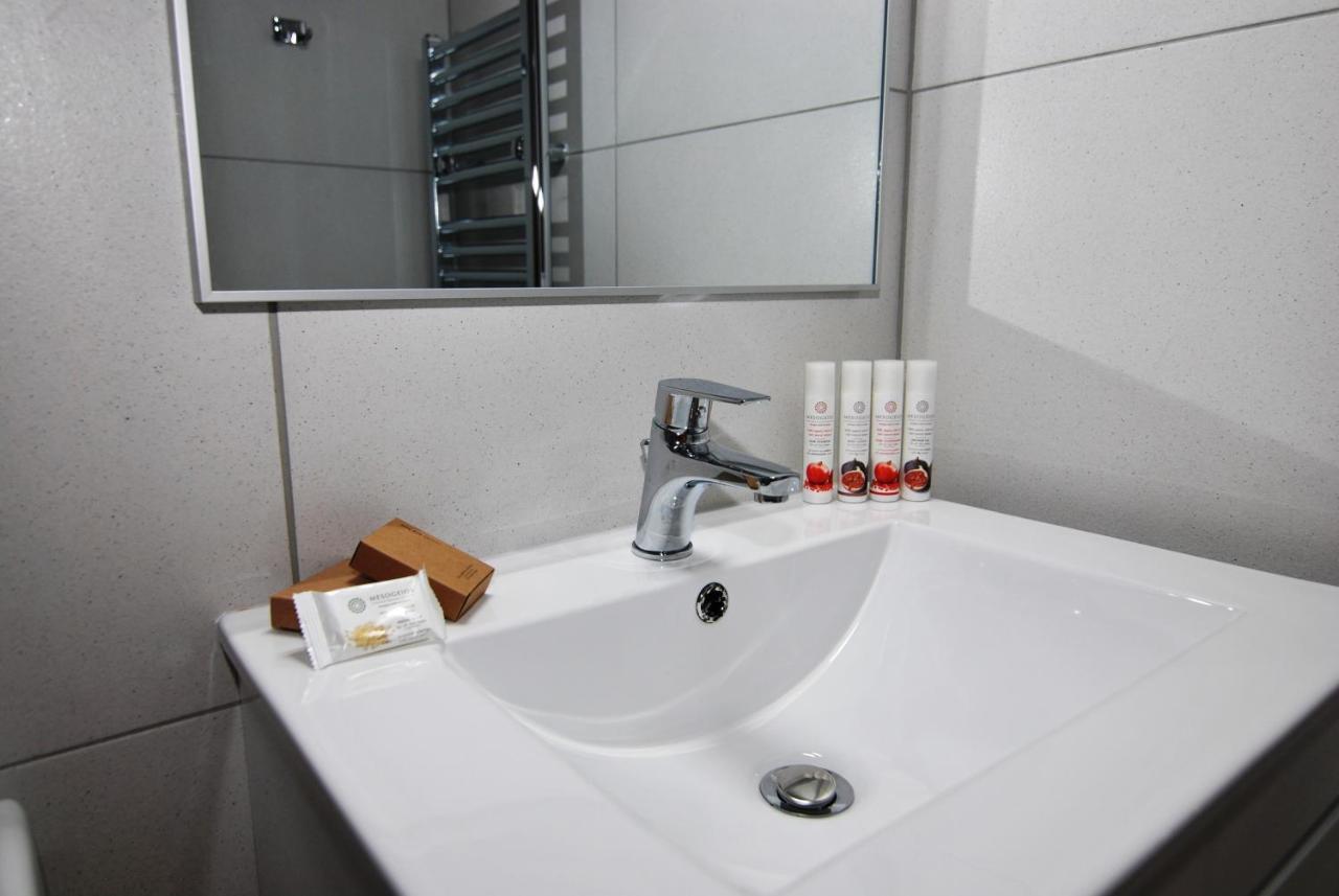 Brand New Cozy Basement Apartment Аргостолион Экстерьер фото